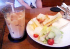 ブンブン紅茶店のランチ